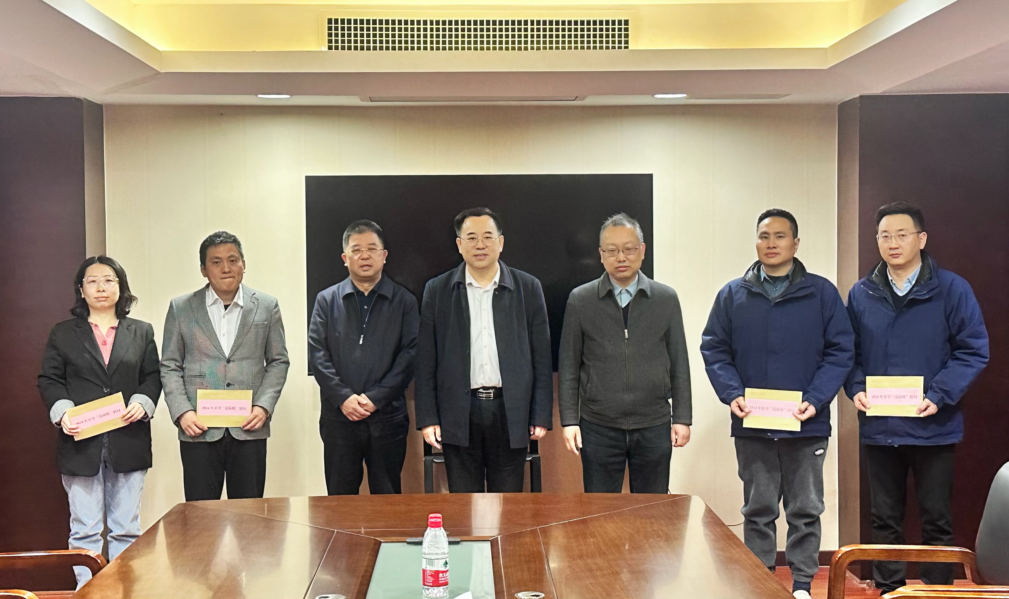 寒冬送溫暖，關(guān)愛暖人心——湖南發(fā)展開展2024年春節(jié)“送溫暖”走訪慰問活動(dòng)